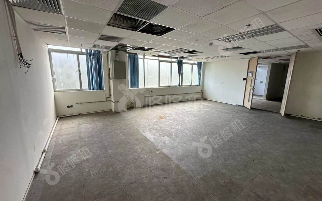 赛霸电子大厦_2298平_精装_办公室隔间