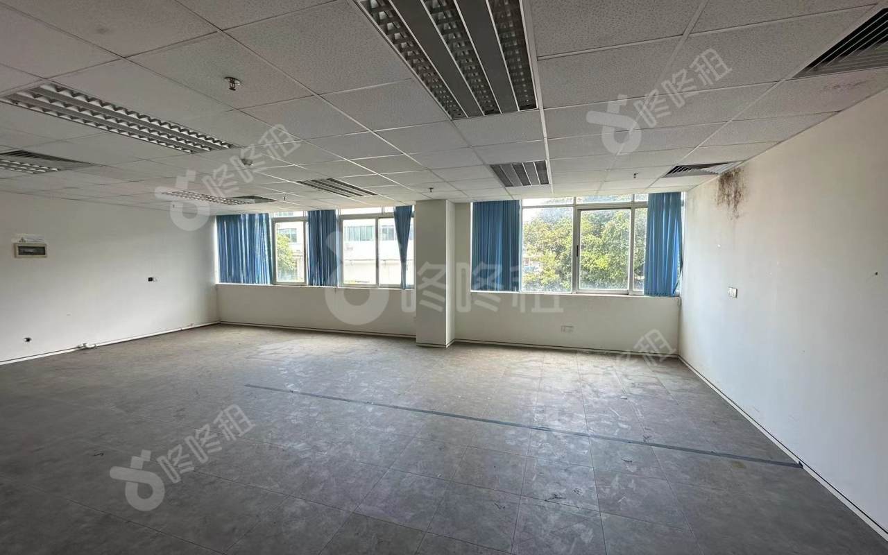 赛霸电子大厦_2298平_精装_办公室隔间