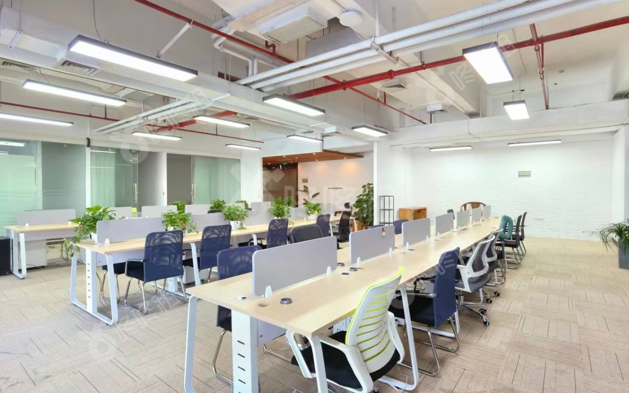 T-PARK深港影视创意园_424平_精装_办公室开间