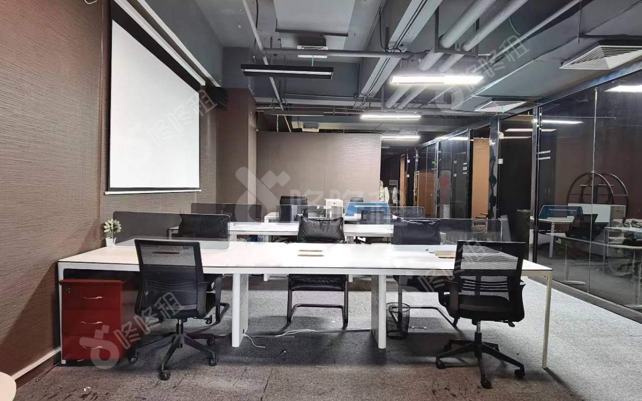 T-PARK深港影视创意园_370平_精装_办公室开间