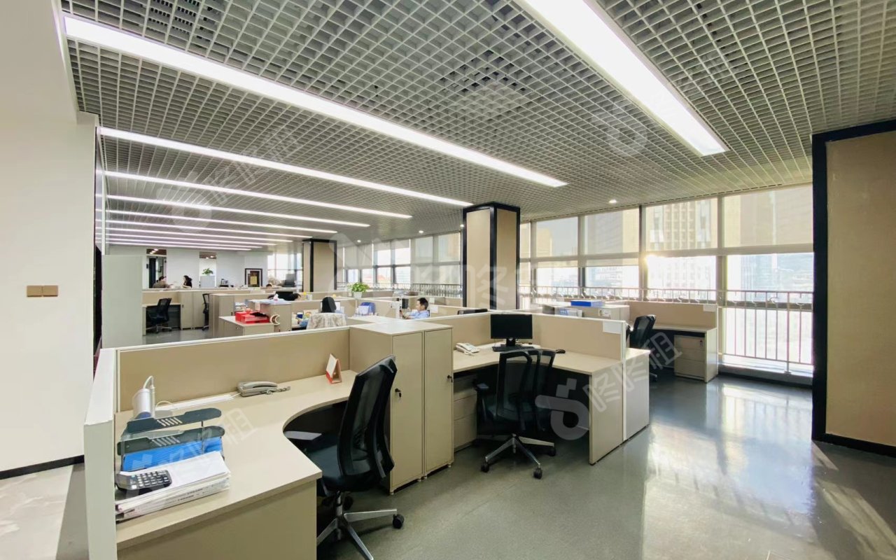 南山创意大厦_13平_豪装_办公室开间