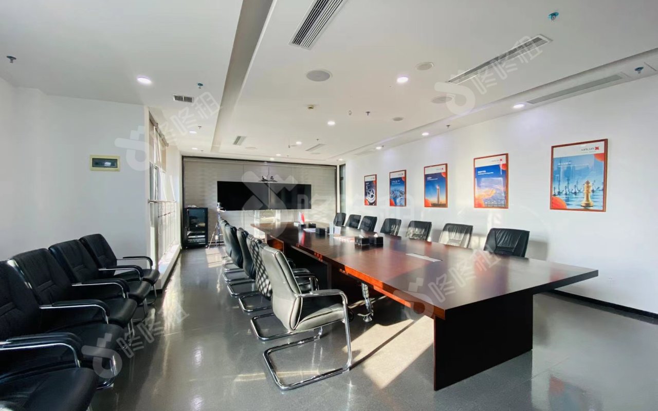 南山创意大厦_13平_豪装_办公室隔间