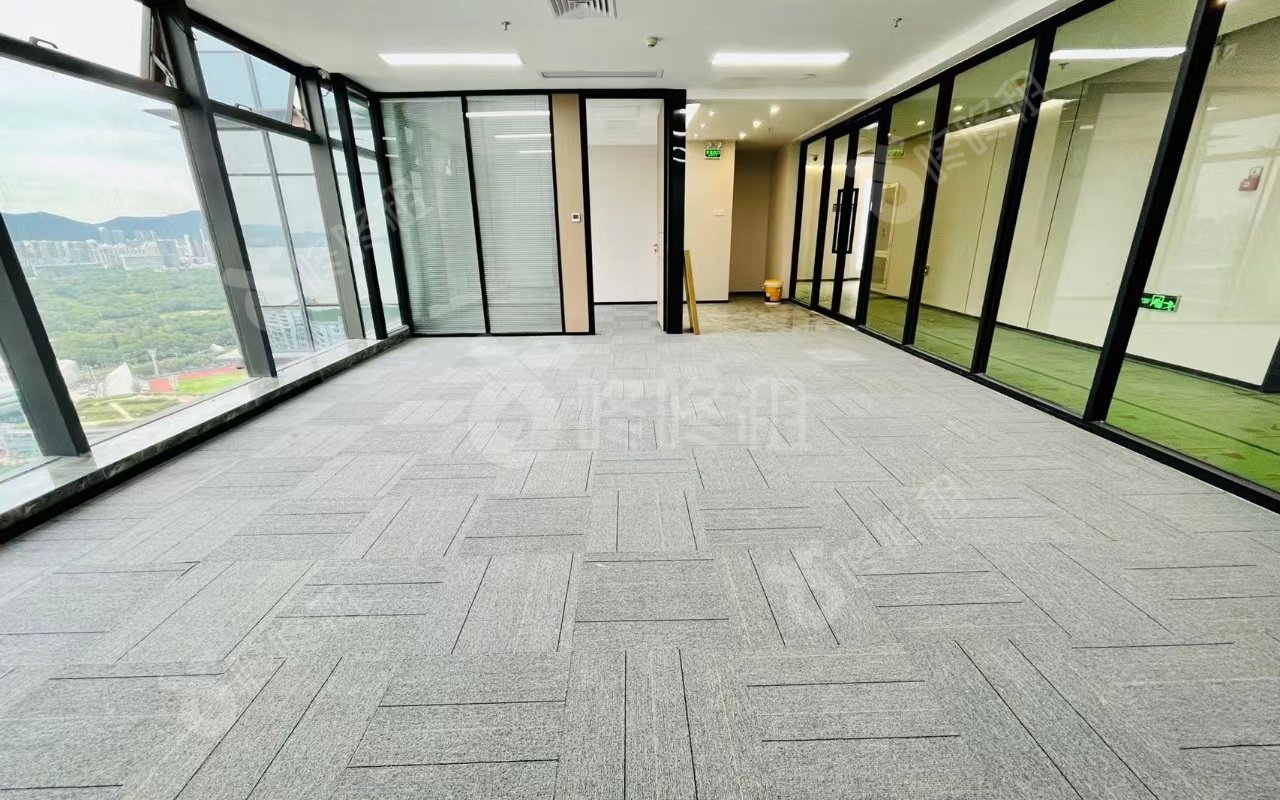 绿景红树湾壹号_125平_精装_办公室开间