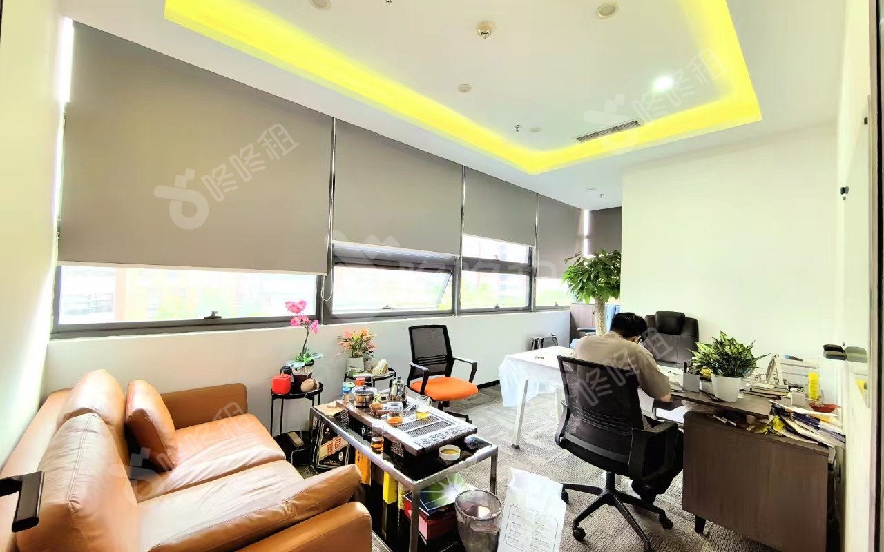 TCL国际E城_230平_豪装_办公室隔间