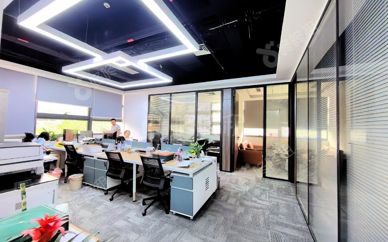 TCL国际E城_230平_豪装_办公室开间