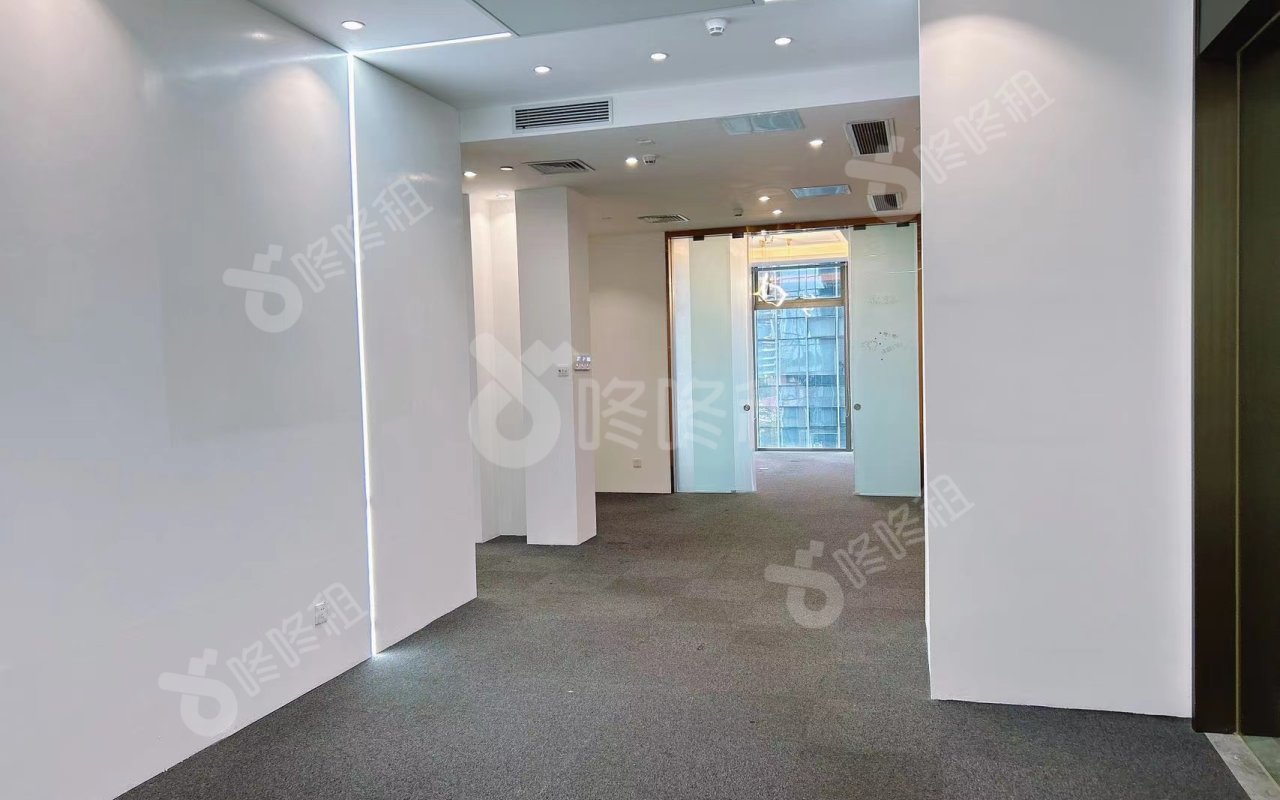 鸿荣源·环智中心_255.31平_精装_办公室开间