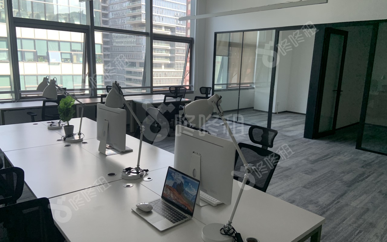 万科云城•云城云中心_129平_精装_办公室开间