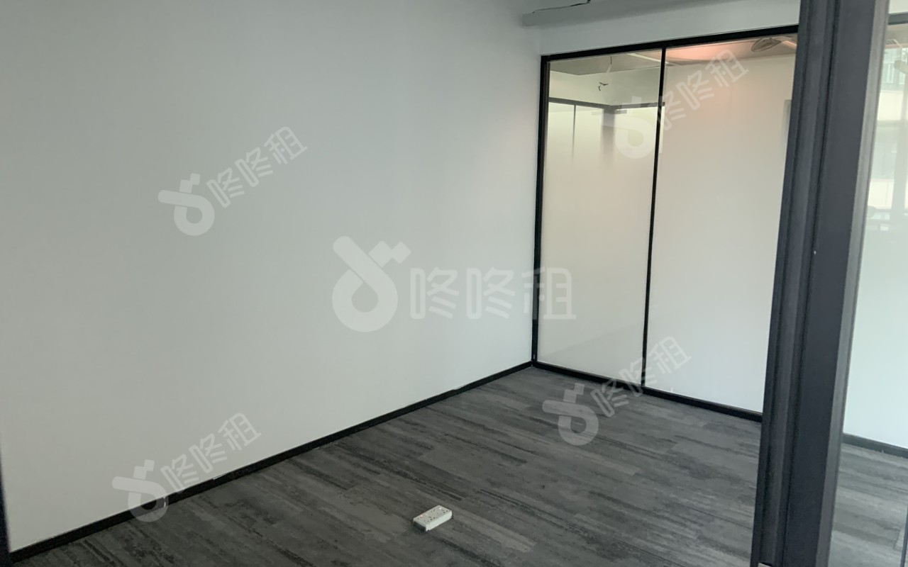 万科云城•云城云中心_129平_精装_办公室隔间