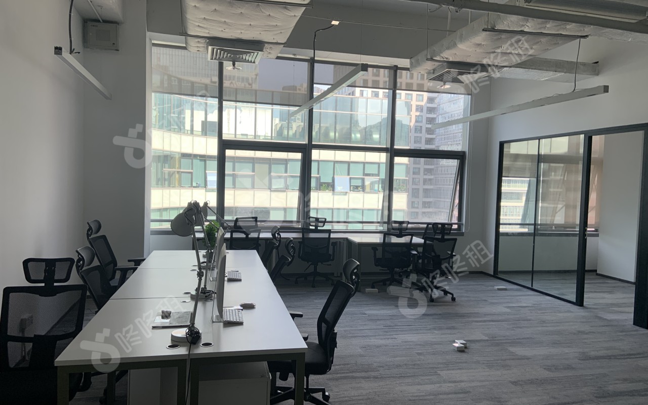 万科云城•云城云中心_129平_精装_办公室开间