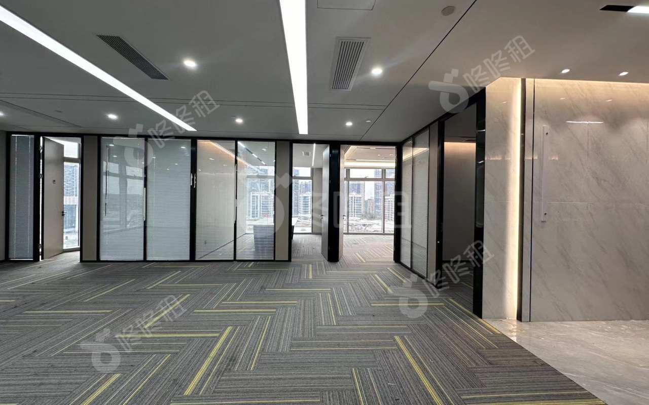 龙光玖钻_358平_精装_办公室开间