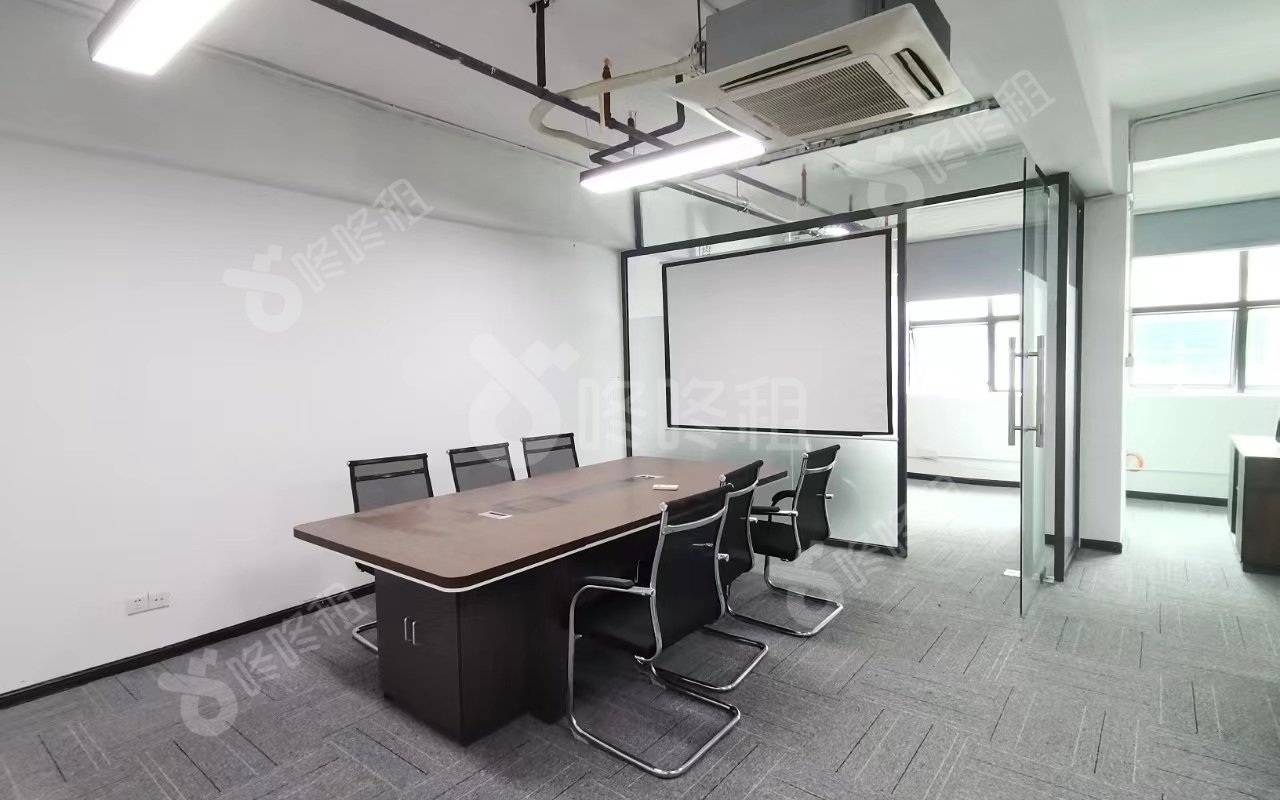 南山云谷二期_178平_精装_办公室隔间