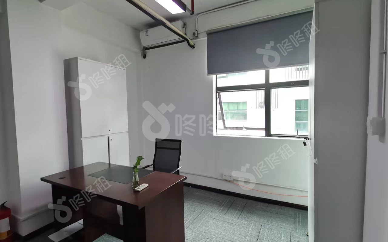 南山云谷二期_178平_精装_办公室隔间