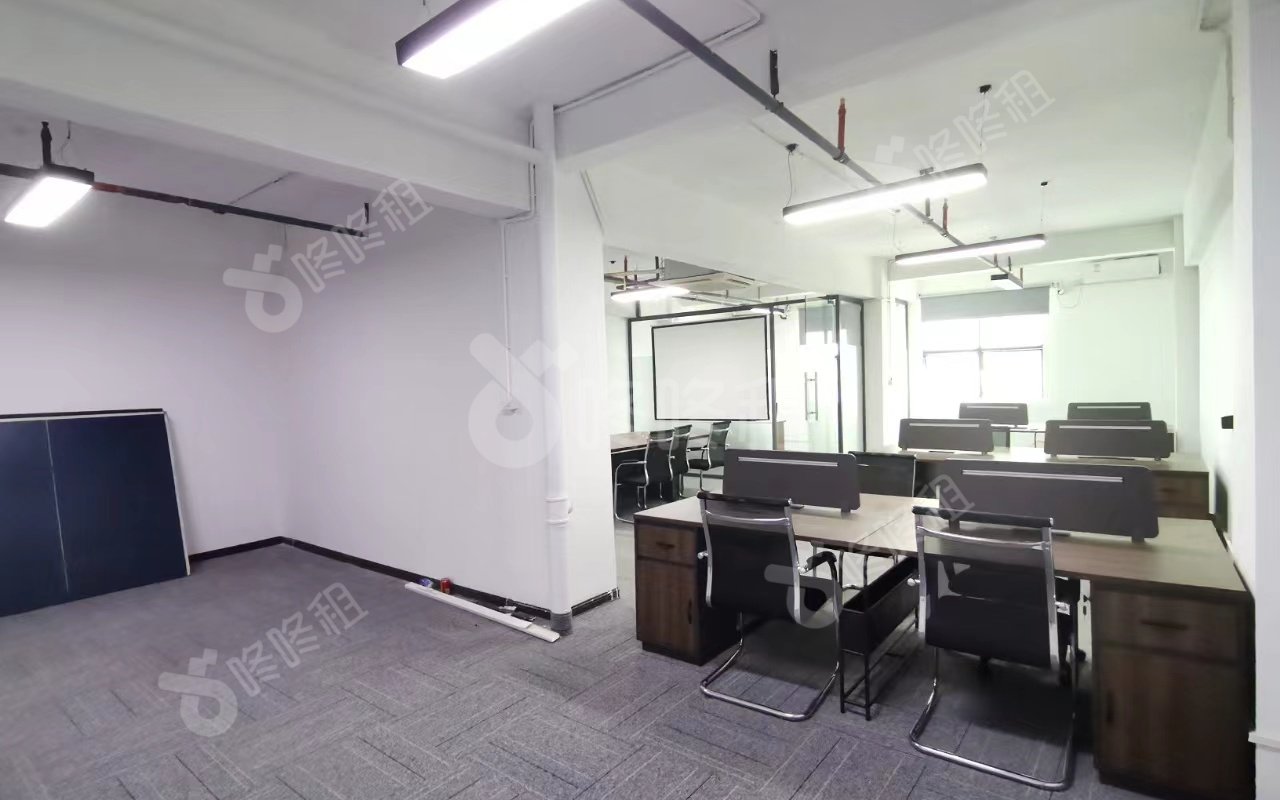 南山云谷二期_178平_精装_办公室开间