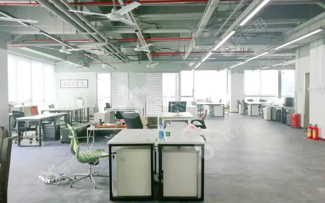 中设广场_730平米_精装_办公室房源出租