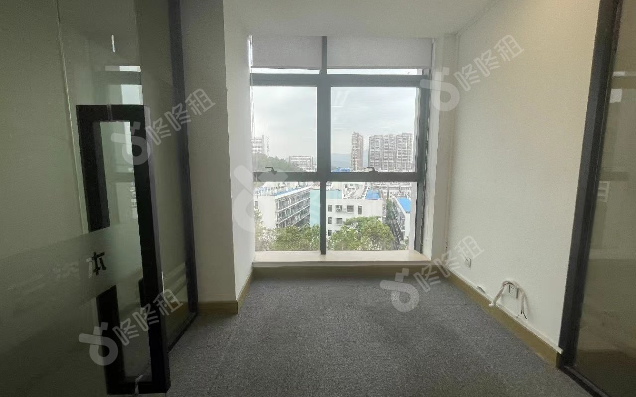 凯达尔集团大厦_228平_精装_办公室隔间