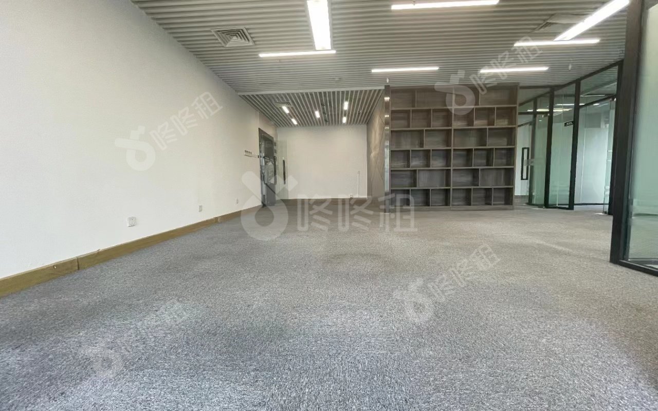 凯达尔集团大厦_228平_精装_办公室开间