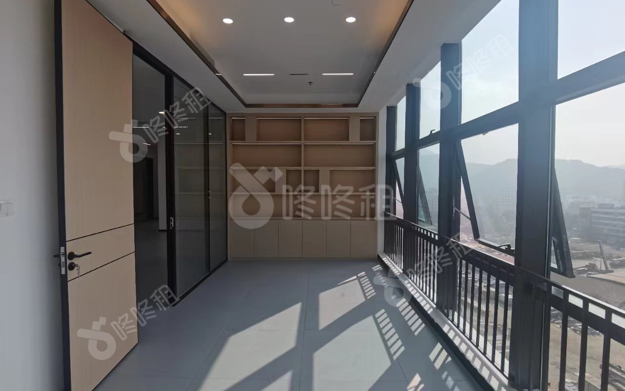 海谷科技大厦_206.79平_精装_办公室隔间