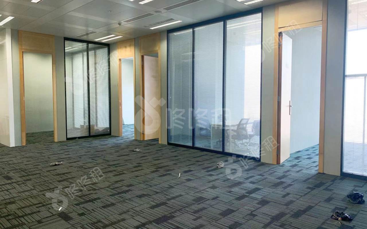 京基100大厦_215.08平_精装_办公室开间