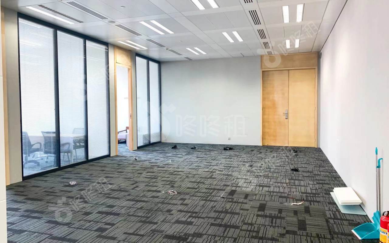 京基100大厦_215.08平_精装_办公室开间