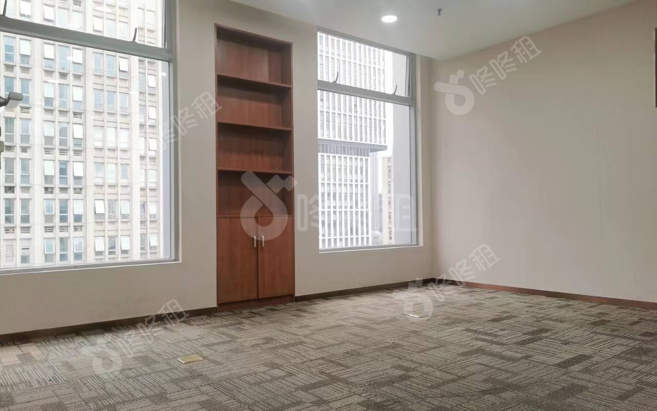 卓越大厦_218平_豪装_办公室隔间