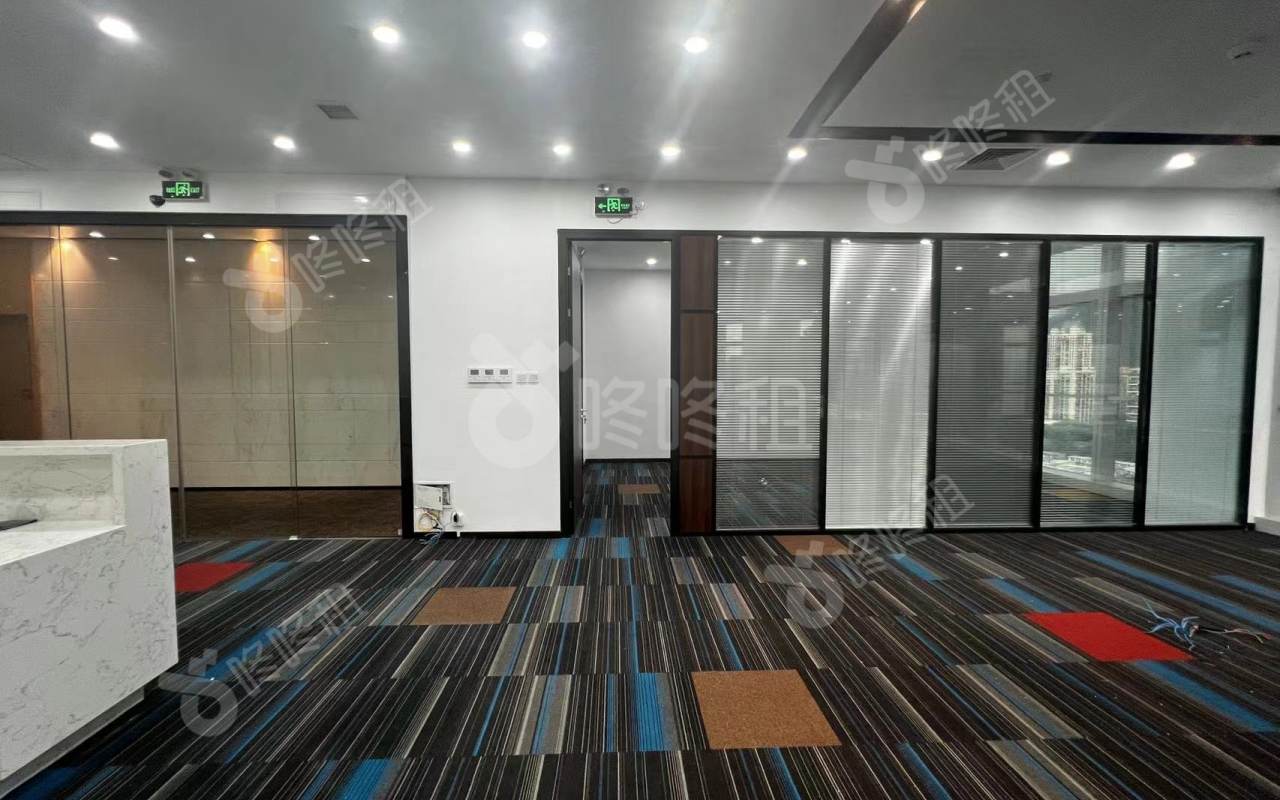 信利康大厦_270平_精装_办公室开间