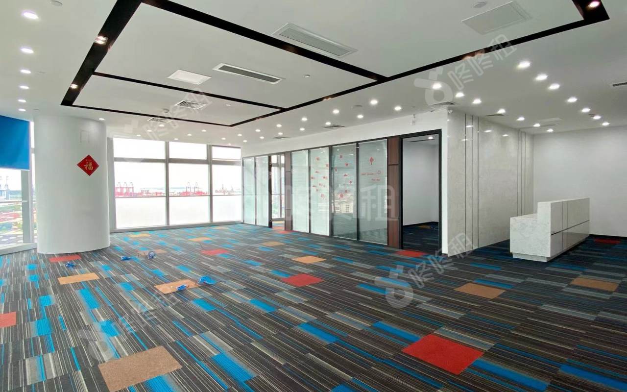 信利康大厦_270平_精装_办公室开间