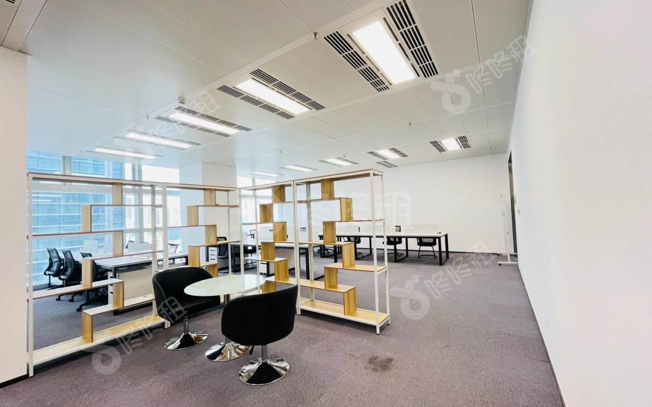 恒明珠金融大厦_262平_精装_办公室开间