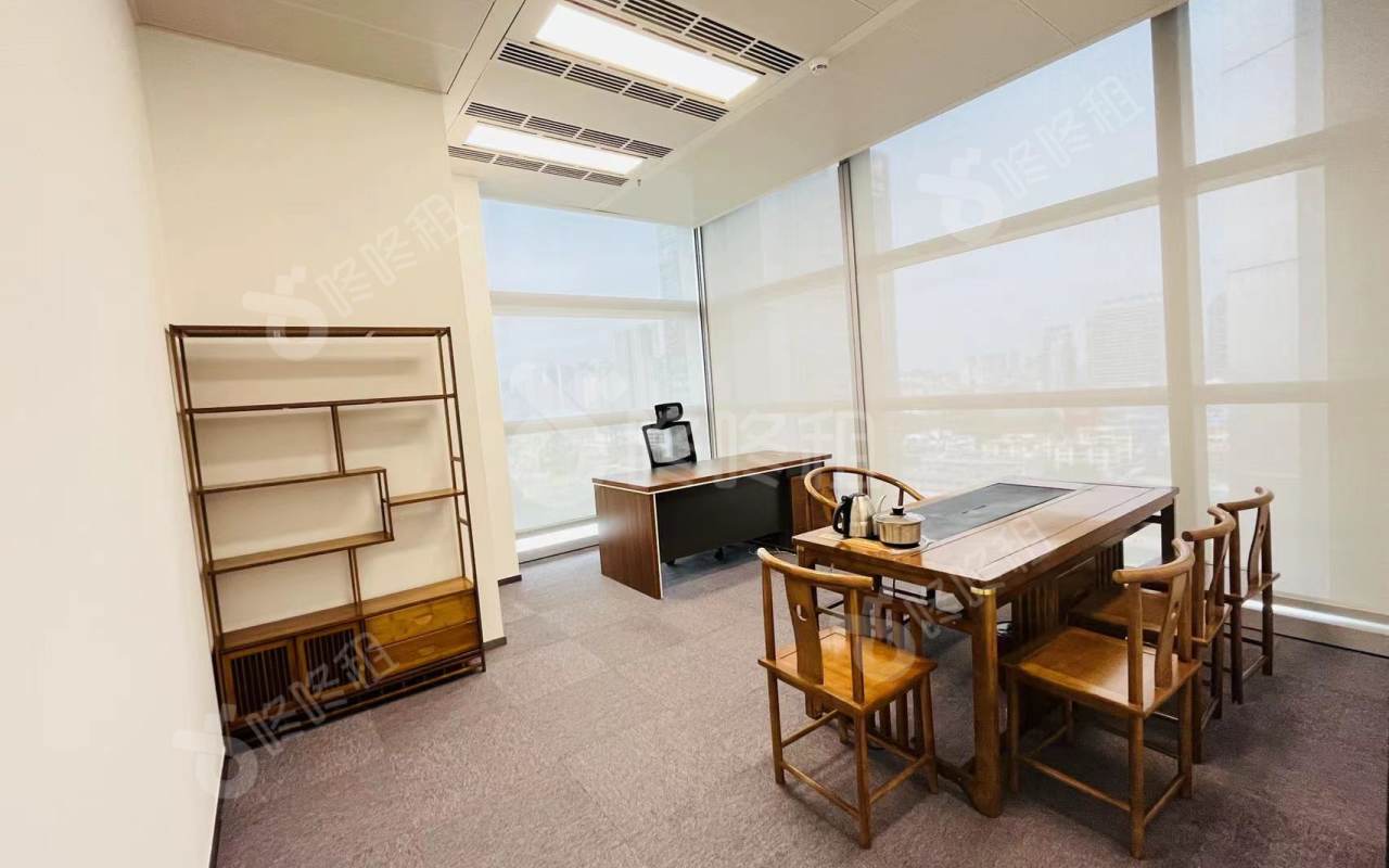 恒明珠金融大厦_262平_精装_办公室隔间