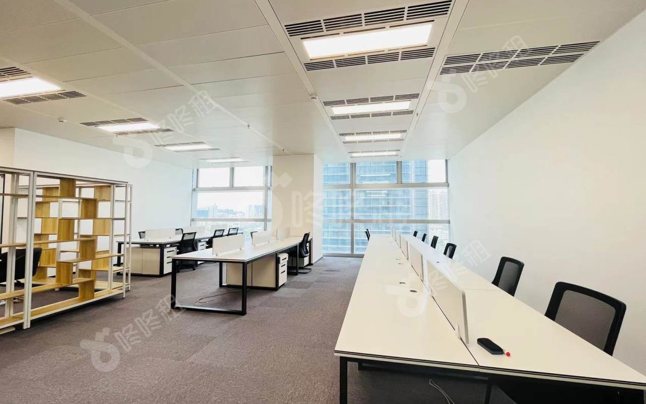 恒明珠金融大厦_262平_精装_办公室开间