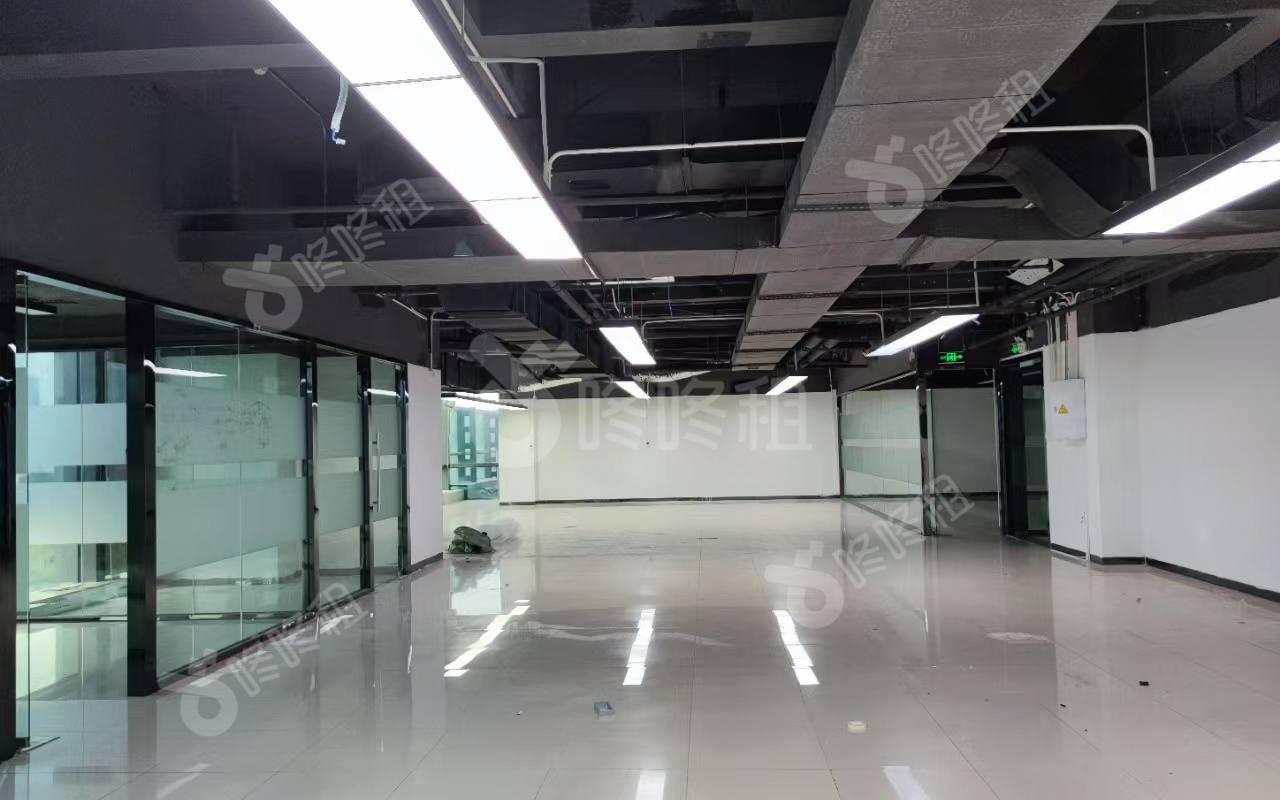 万科云创_958平_精装_办公室隔间