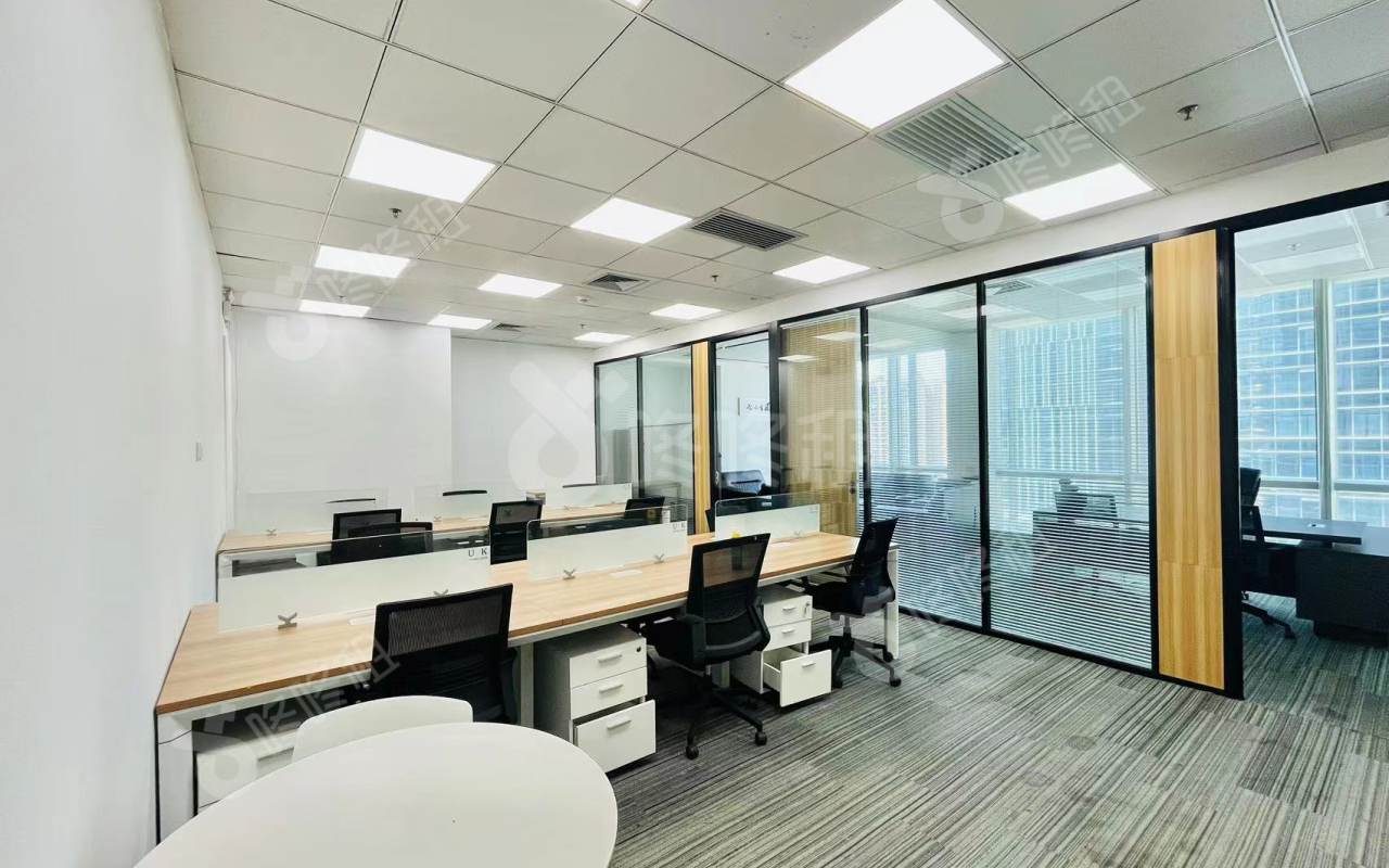 中洲控股中心_238平_精装_办公室开间