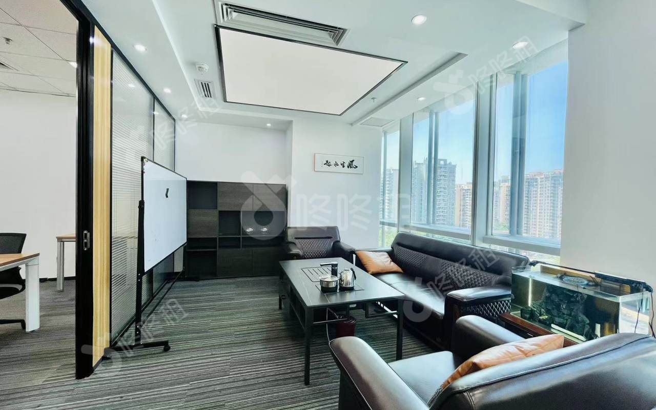 中洲控股中心_238平_精装_办公室隔间