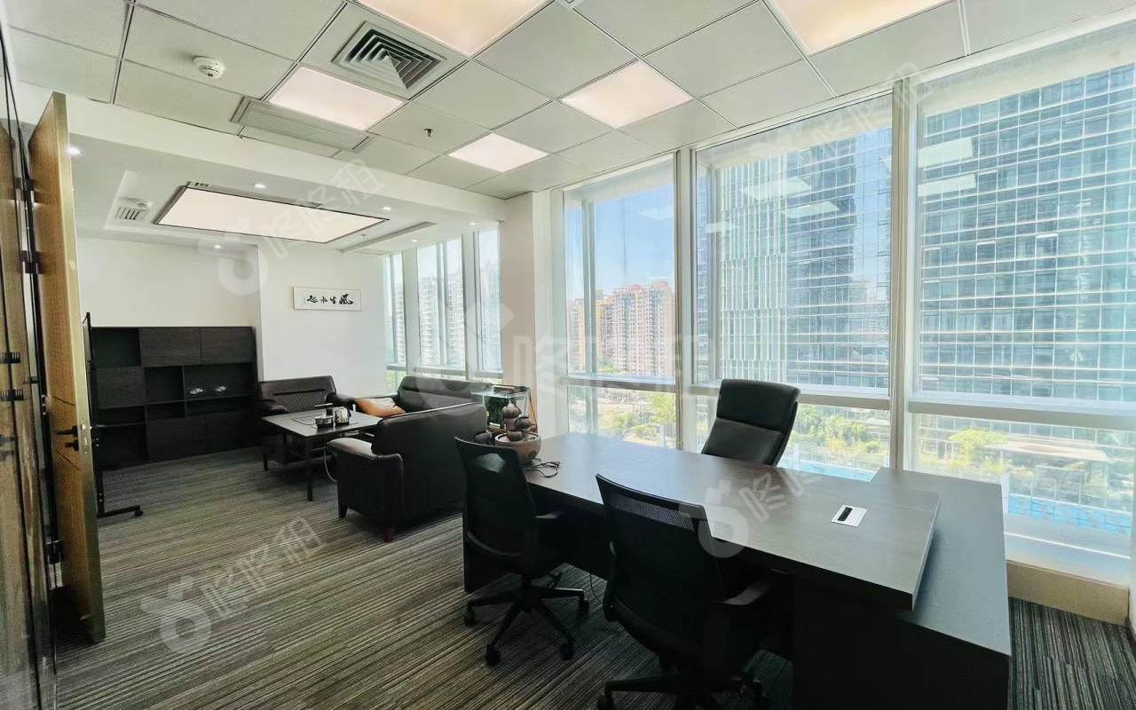 中洲控股中心_238平_精装_办公室隔间