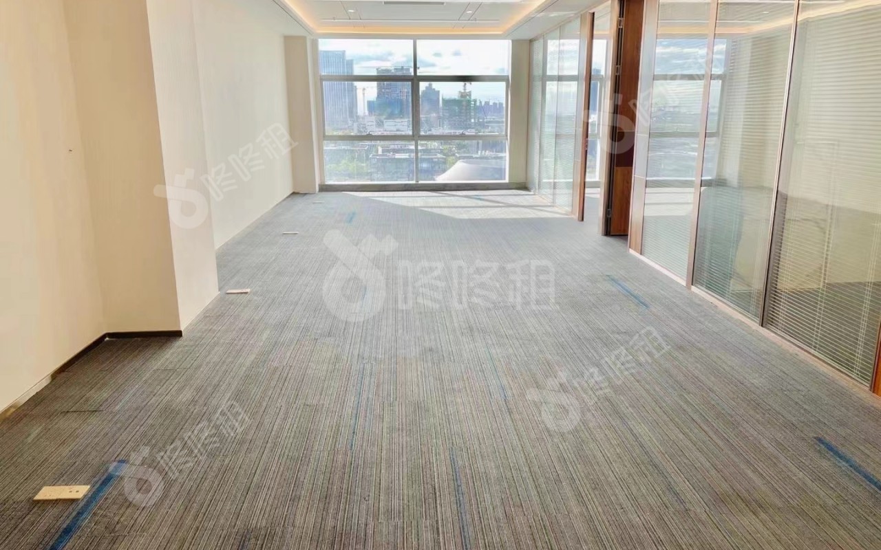 冠华大厦_261平_豪装_办公室开间