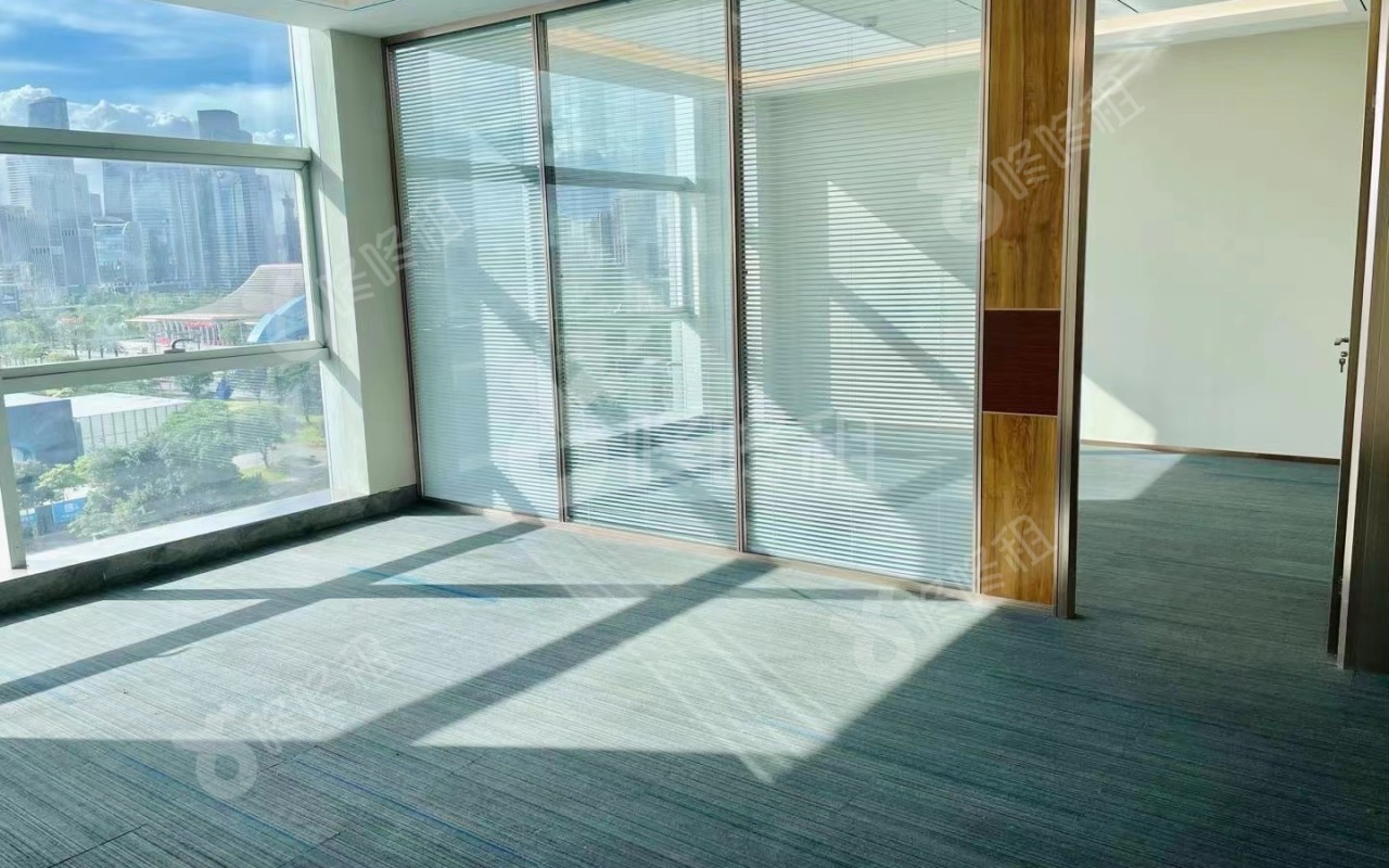 冠华大厦_261平_豪装_办公室开间