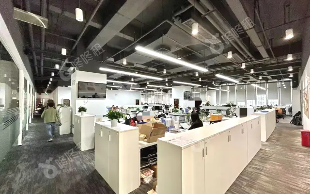 天威视讯大厦（有线信息传输大厦）_1576平米_精装_办公室房源出租