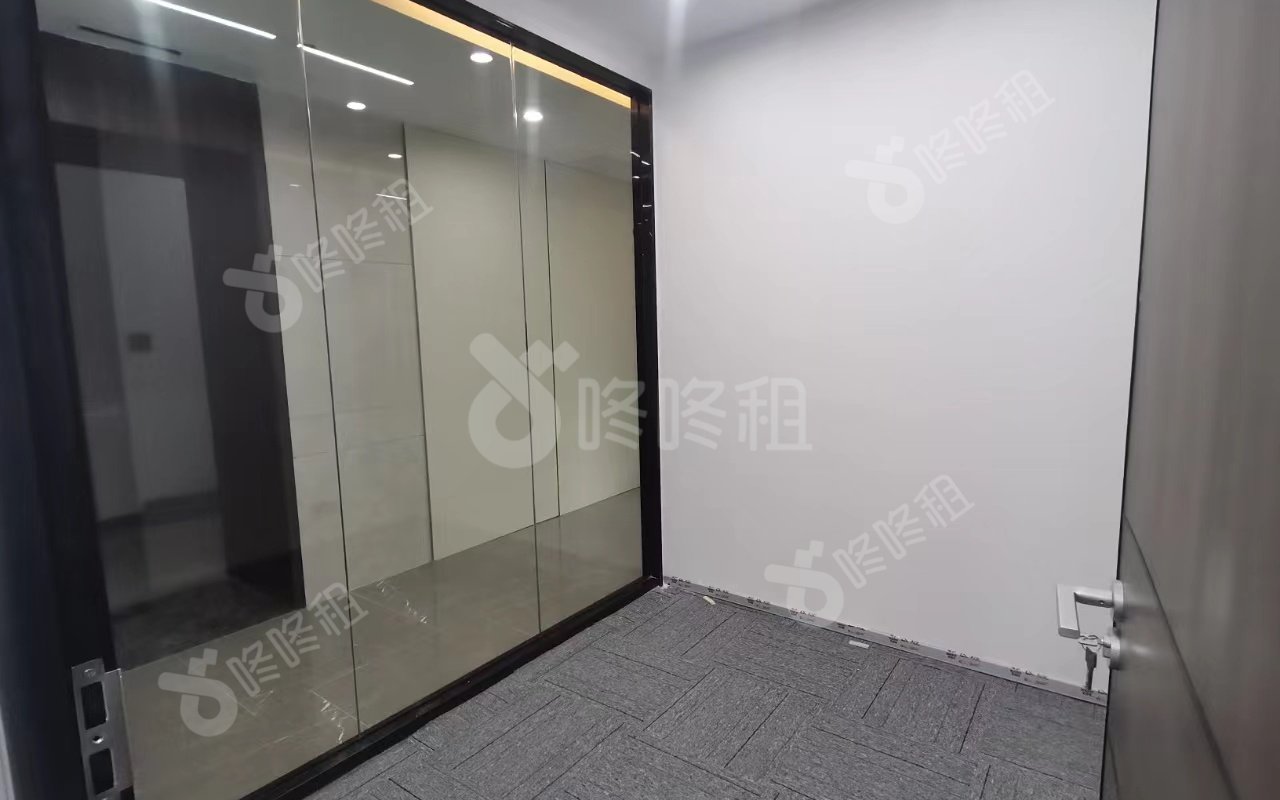 京基御景峯大厦_121平_豪装_办公室隔间