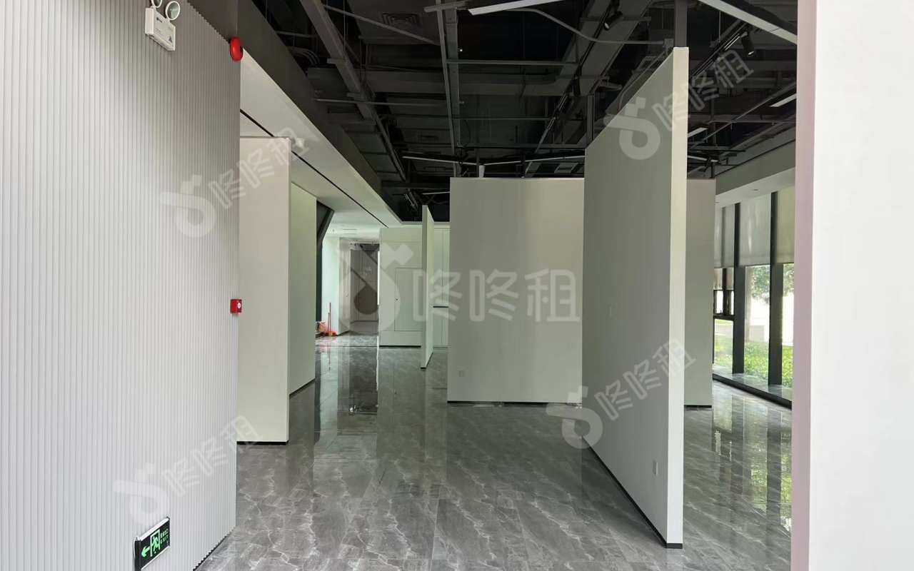 前海企业公馆_1580平_精装_办公室隔间