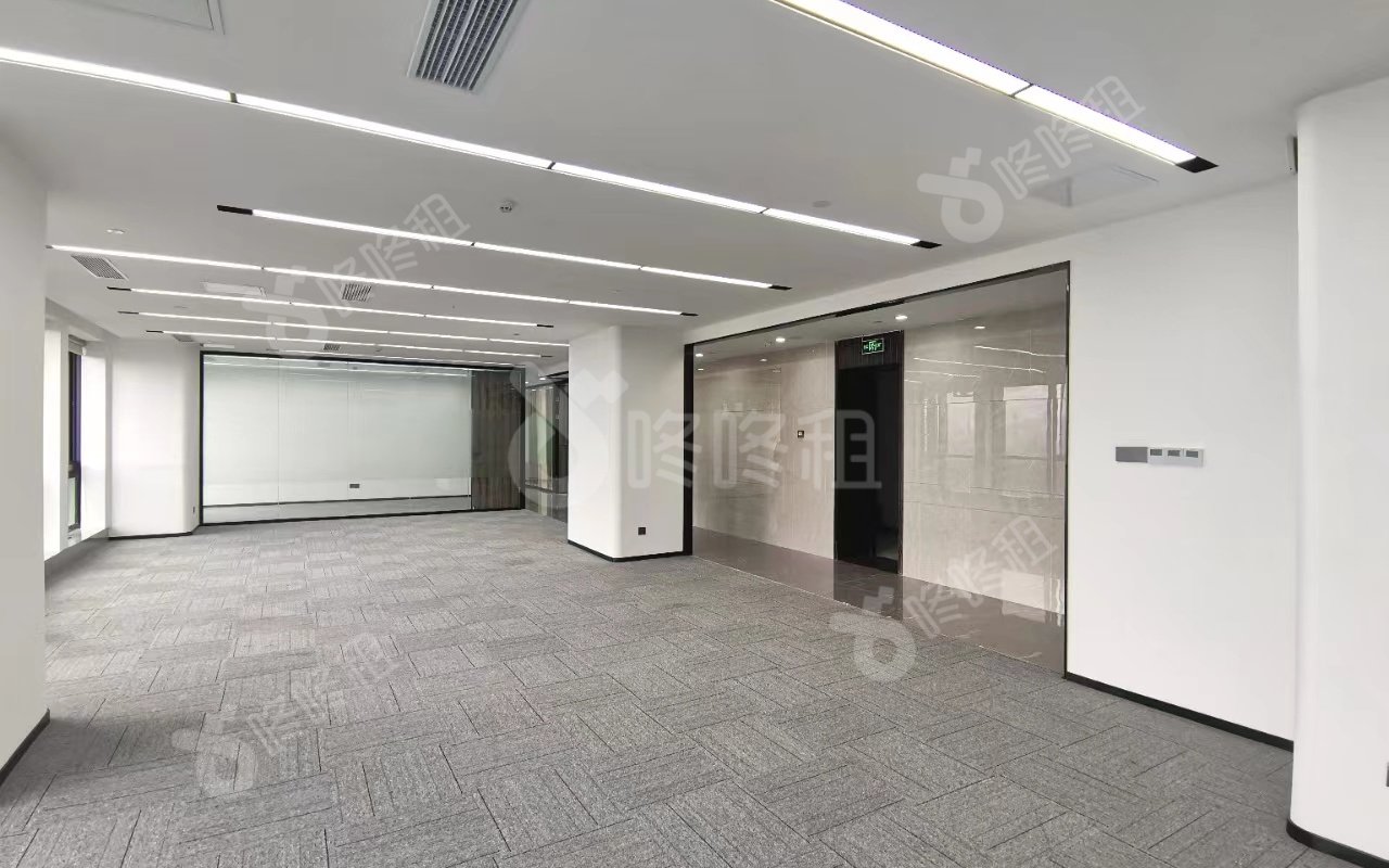 京基御景峯大厦_821平_精装_办公室开间