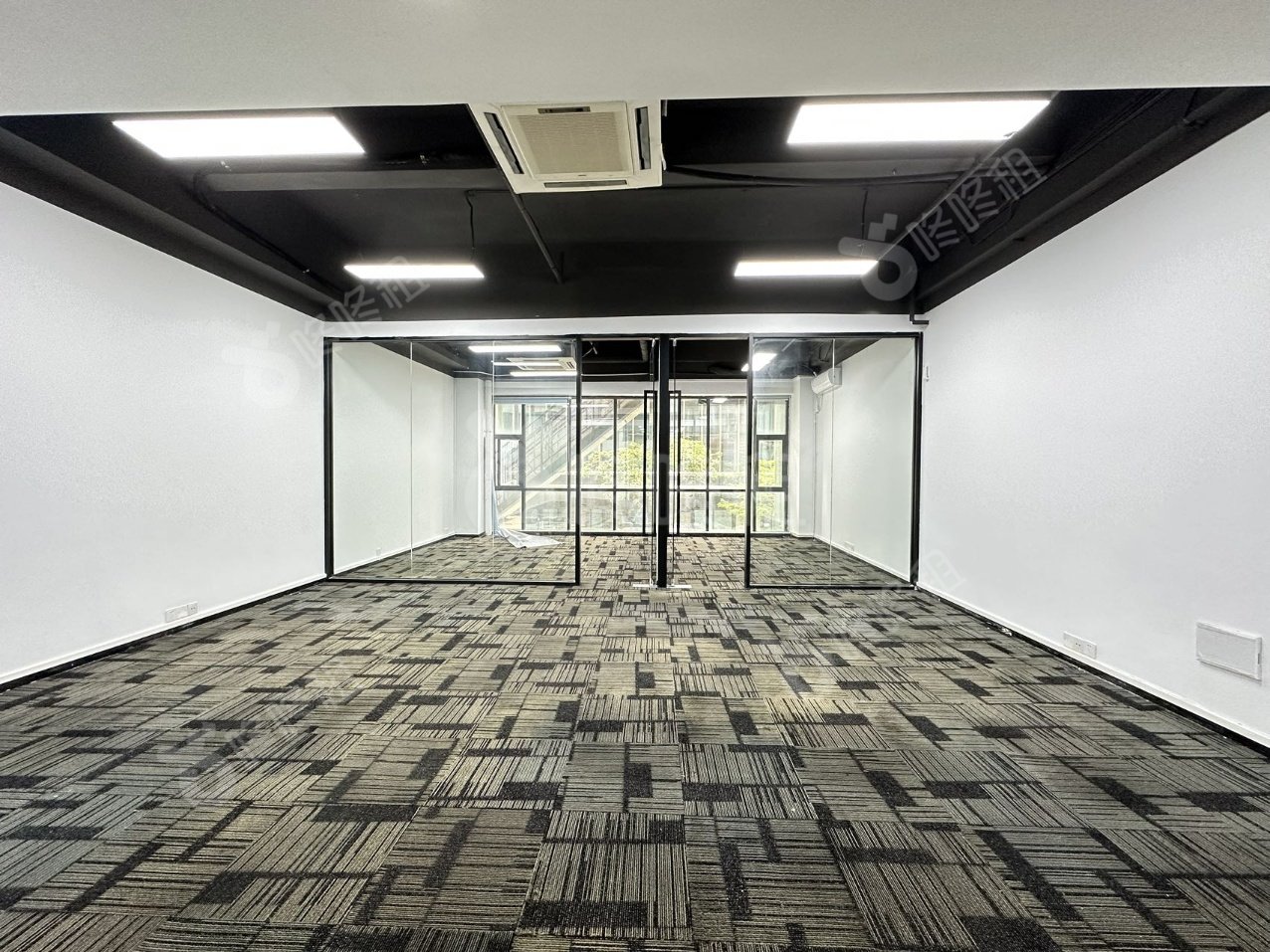 宗泰未来城_161平_精装_办公室开间