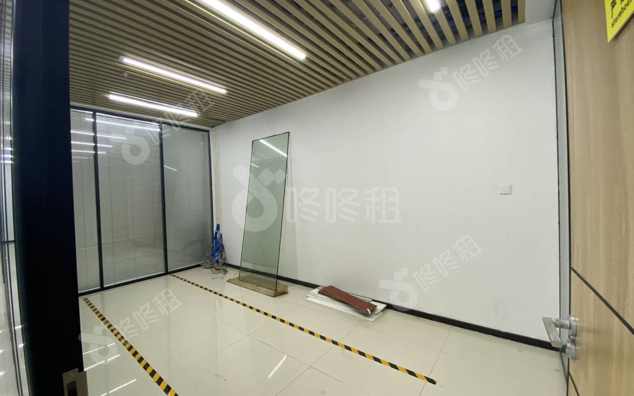 创新大厦_818平_精装_前台