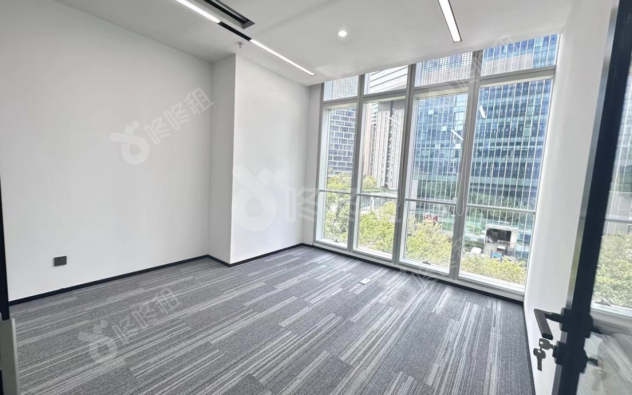 讯美科技广场_246平_精装_办公室隔间