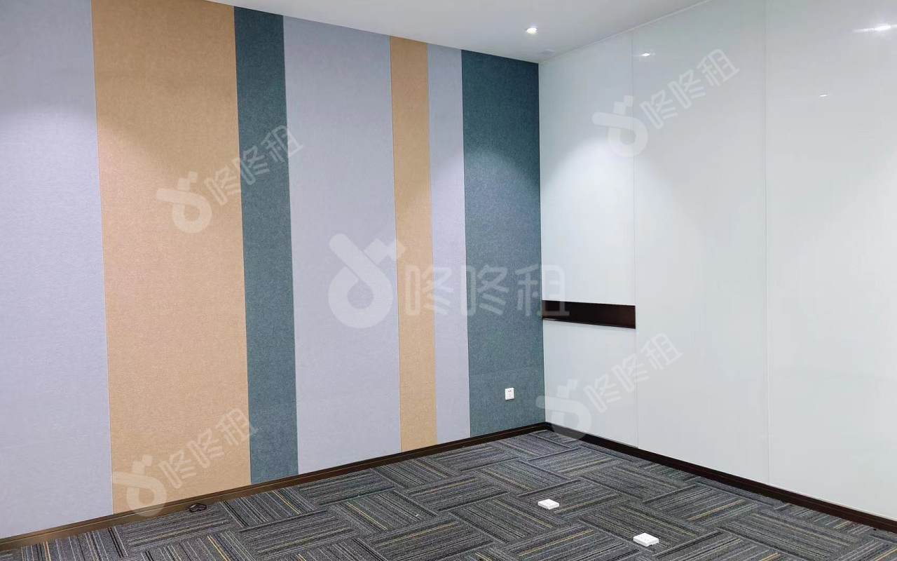 鸿荣源·环智中心_141.58平_豪装_办公室隔间