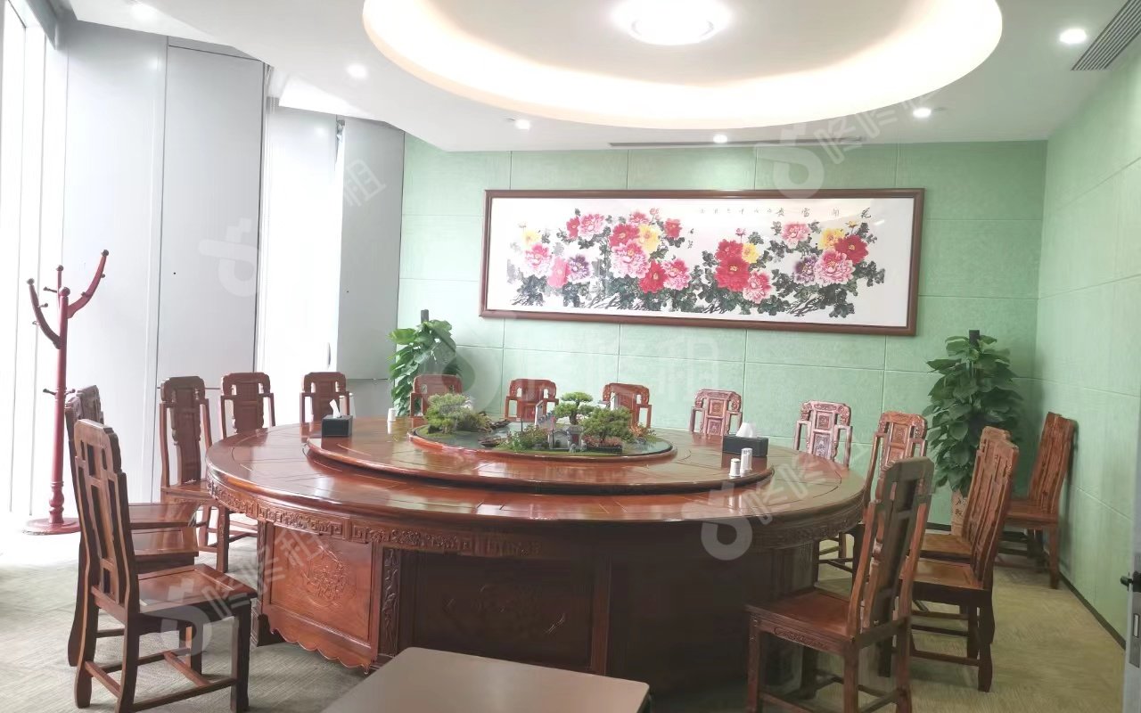 滨海云中心_2040平_精装_办公室隔间