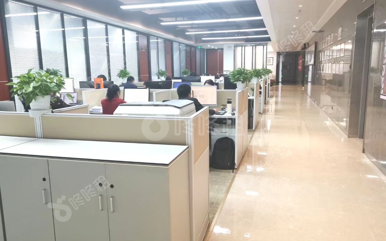 滨海云中心_2040平_精装_办公室开间