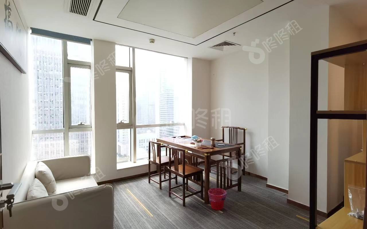 中心商务大厦_99平_精装_办公室隔间