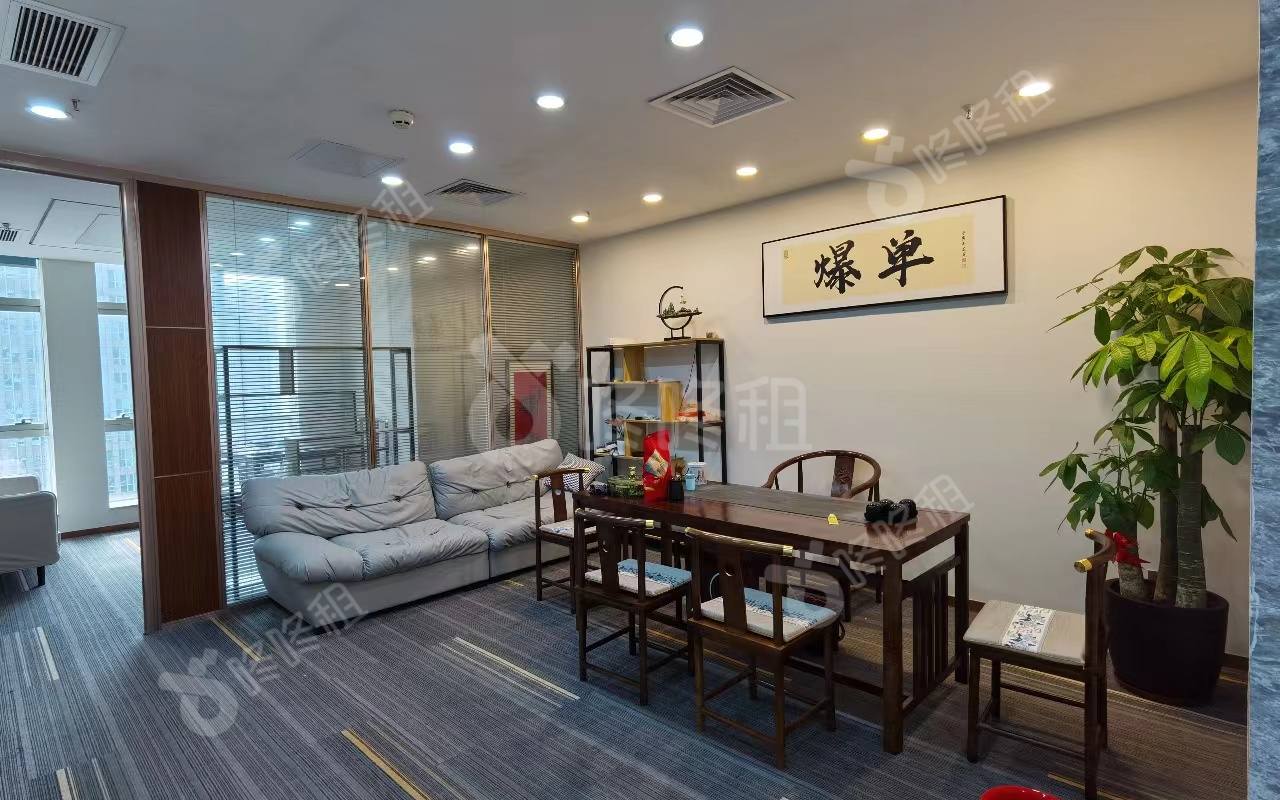 中心商务大厦_99平_精装_办公室开间