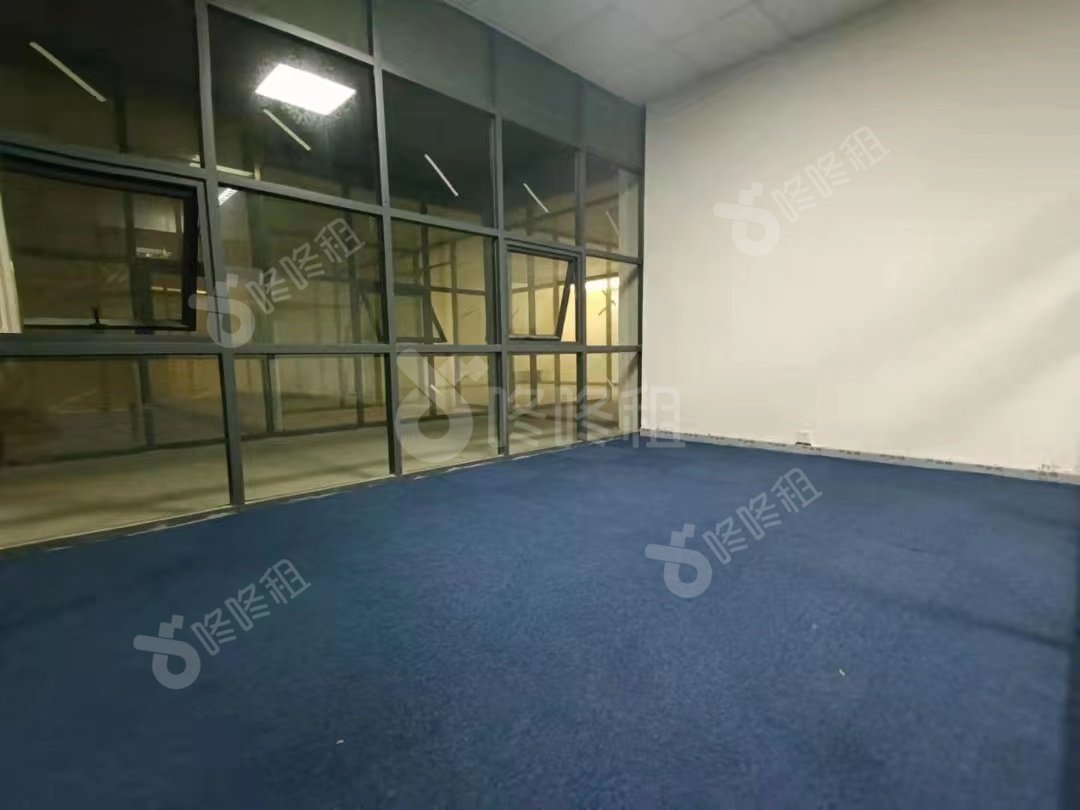 一本电子产业园_168平_精装_办公室隔间