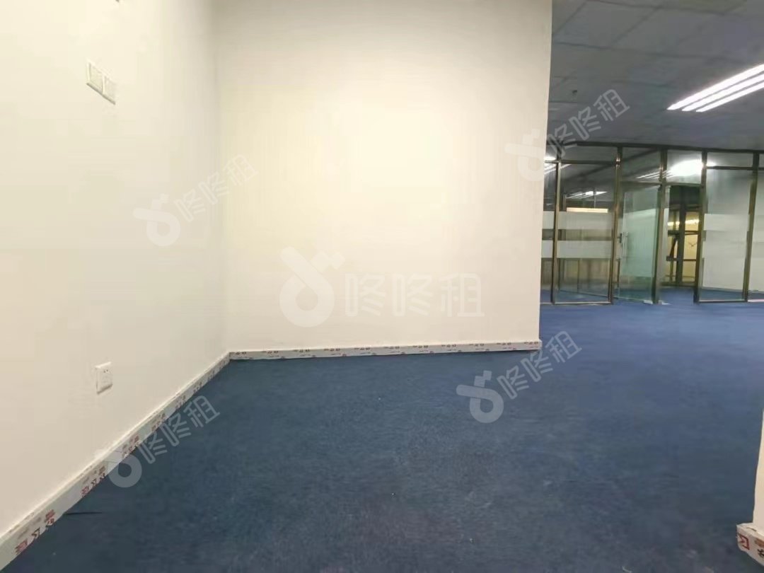 一本电子产业园_168平_精装_办公室开间