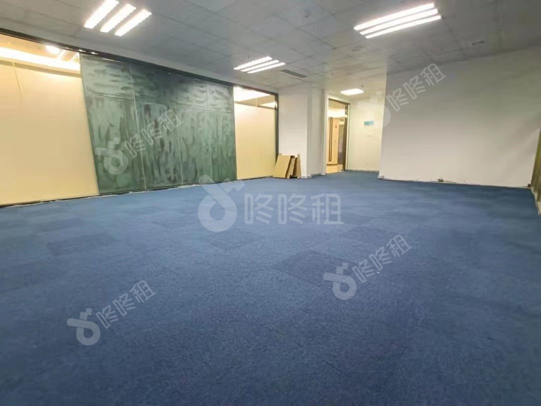 一本电子产业园_168平_精装_办公室开间